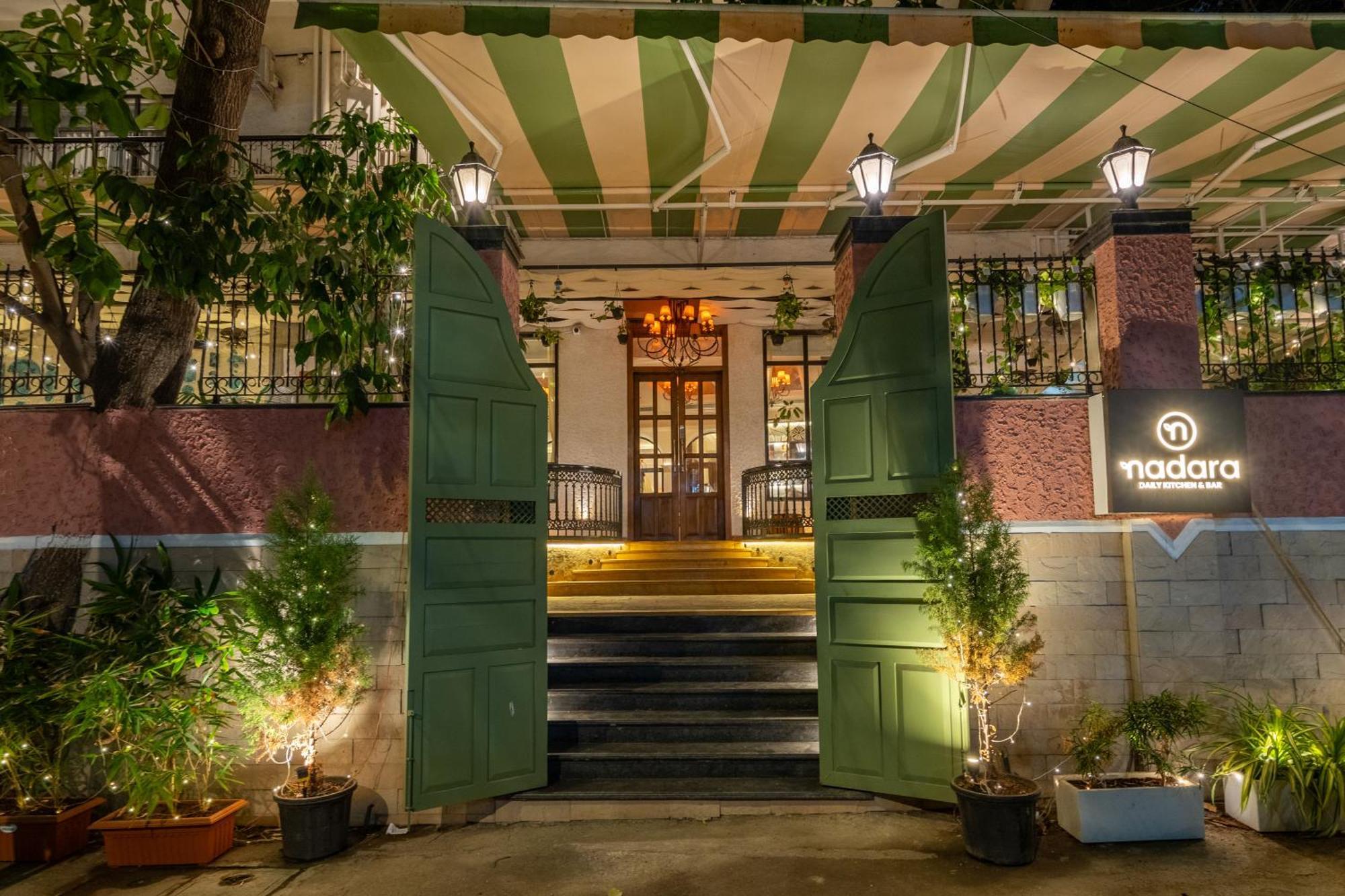 Arnna Hotel - Goregaon Mumbai Bagian luar foto