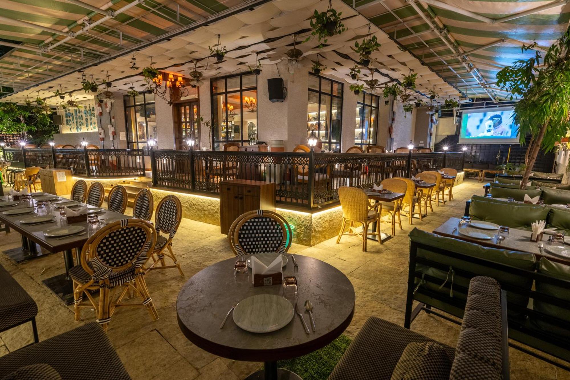 Arnna Hotel - Goregaon Mumbai Bagian luar foto