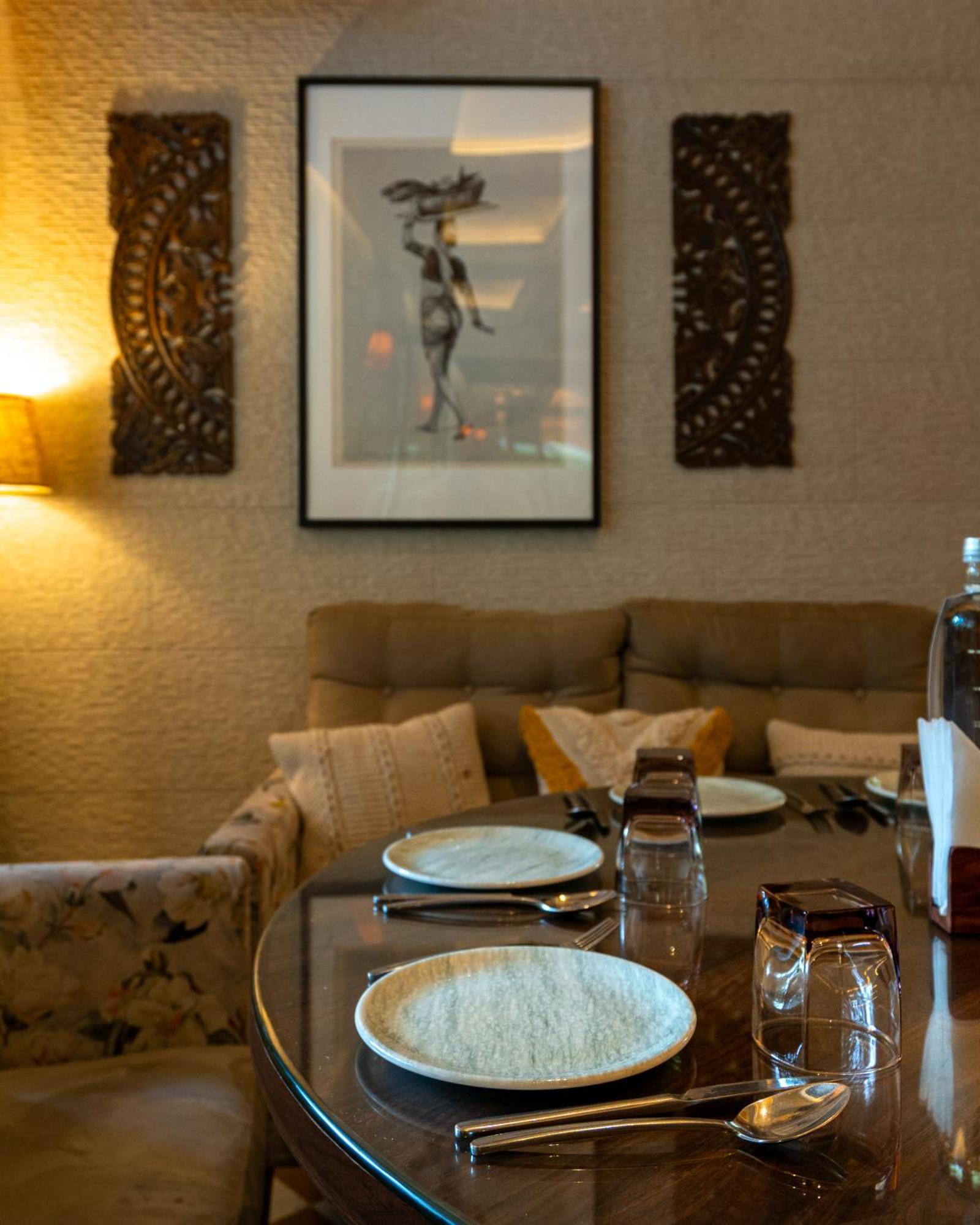 Arnna Hotel - Goregaon Mumbai Bagian luar foto
